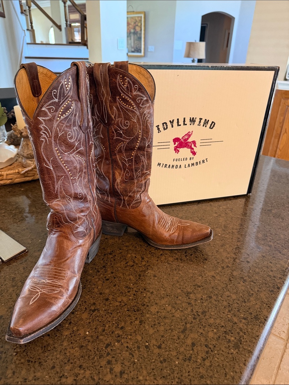 Idyllwind Leather Women’s Western Cowboy Boots with Embroidered Shaft